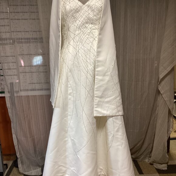 Wedding Dress - Picture 4 of 5